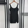 Casual Kleider 2024 Sommer Frauen Schwarz Tank Mini Kleid Ärmellose Aist Aushöhlen Schlitz Quadrat Kragen Weibliche W Glänzende Bogen Robe