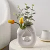 Vase Abstract Art Praise Vase Ornamentsリビングルームフラワーアレンジメント飾り飾りのアクセサリーノルディックモダン装飾