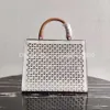 Borsa di design Borsa tote cava 1BG405 Borsa da trasporto piccola fresca estiva Stile francese Avanzato Alla moda Design leggero e semplice squisito Grande capacità