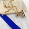 Colliers pendentifs Plaqué or 18 carats marque de luxe pendentifs de créateur colliers détachable bouteille de parfum pendentif en acier inoxydable lettre collier ras du cou chaîne bijoux