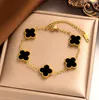 Bracelet Bracelet Classic Classic 18K Gold Chain plaqué à quatre feuilles Bijoux de créateur de trèfles Élégants bracelets de nacre pour femmes Chaîne de haute qualité G81Y