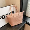 Fabrika Omuz Çantası Mağazası Ücretsiz Nakliye Çok Çözümlü Çizgi Pileli Popüler Çanta, Büyük Kapasiteli Tek Crossbody Tote