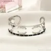 Bedelarmbanden Bedel Vergulde Bangle Luxe Armband Designer Sieraden Voor Dames Merk Hoge Kwaliteit Bruiloft Cadeau Y240327