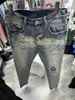 P63 PAARS Hoge kwaliteit heren jeans Distressed Motorcycle biker jeans Rock Skinny Slim Gescheurde gatstreep Modieuze slangenborduurwerk Denim broek