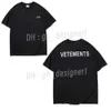 Vetements 2024ss Yaz Yeni Hayati Varoluş Sanskrit Alfabe Baskı Yüksek Sokak Gevşek Top Adam Kadınlar Outkal Siyah T-Shirts 1s