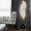 Lâmpada de parede Nordic Modern Creative Feather Light Led Quarto Iluminação de cabeceira Sala de estar TV Fundo Decoração Resina