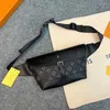 22% OFF Designer Bag 2024 Bolsas Lazer e Moda Versátil Ombro Impermeável Aba Oblíqua Straddle Peito Ocidental Impresso Mens Cintura Mulheres