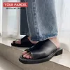 Pantofole originali estive coreane IG a testa quadrata design da uomo versatili sandali con punta aperta e vestibilità casual
