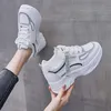 Wewnętrzna wysokość Sneaker Białe buty Sports Casual Running Trainers Damie Hidden Obcing But Sphoe Zapatillas de Deporte 240323