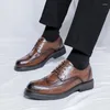 Casual Shoes Black Men Pass Party Men's Dress 2024 Italiensk läder Zapatos Hombre Formal Office Sapato Social Masculino