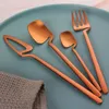 Ensembles de vaisselle 4pcs Crivérations Créative Matte en acier inoxydable Ice-Ice Crème Fork Fork Shell Coffee en forme de café Spoon l'après-midi