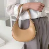 Sac à main demi-lune en cuir PU pour femmes, petits sacs à bandoulière de luxe tendance avec chaîne sous les bras, 2024