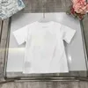 Classics Baby T-shirt Kids Designer Vêtements Clain à manches courtes Child Tshirt Taille 100-150 cm Plaid carré multi-couleurs Filles Boys Tees 24MA