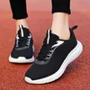 Casual skor kvinnor sneakers gradient färgglada nät andas bekväma skor non slip spets upp kvinnor sneaker chaussure femmes