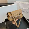 24% OFF Saco de designer 2024 bolsas equitação fivela sela moda feminina na moda um ombro crossbody exclusivo feminino