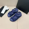 Designer-Sandale, Plateau-Sandalen, Damen, lässige Hausschuhe, Schuhe, dicker Boden, Sommer, flacher Absatz, Hakenschlaufe, lässige Strandschnalle, echtes Leder, Top-Qualität 10A mit Box