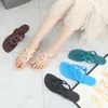 Designer Slippers Fashionable foot clippers for women versatile summer leisure travel outdoor wear and home flip flops