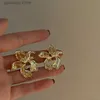 Urok przesadzony francuskie kwiatowe metalowe kolczyki premium dla kobiet eleganckie kolczyki z akcesoriami sztyftu złota klejnoty Y240328