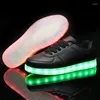 Casual Shoes Unisex LED-storlek 35-46 Fashion Par Lysande sneakers Ljus för barn pojkar flickor män kvinnor glödande sko svart vit