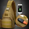 Rzeźby wojskowe taktyczne torba na ramię z butelką torba USB Torba klatki piersiowej Armia Outdoor Travel Hunting Pack Pakiet wędrówki plecak