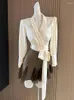 女性用ブラウスフォーマルな機会サテン滑らかな女性クロップトップモリガール韓国の贅沢な甘い弓の絶妙な白いシャツフレンチエレガンスY2K