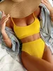 Kvinnors badkläder Sexig solid gul bikini Mujer High Cut Pleate Swimsuit Separat strandbaddräkt i midjan Biquini