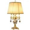 Lampy stołowe Nowoczesna luksusowa moda Clear Crystal Lampa sypialnia Bezkulne biurko klasyczna dekoracja dioda LED