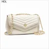 Hot Selling Quilted Brodered Crossbody Bag Chain Bag Womens Pu Leather Axel Bag Justerable Chain Belt Shiling