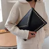 Designer Dame Vlogo Mode Niet Val Handtasche neue einfarbige Damentasche Trend vielseitige ausländische Stil Umschlagtasche Clutch Taschen