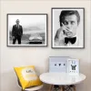 Pierres tombales Gentleman Spy Movie 007 Affiche Bond Cars Noir et Blanc Acteur Imprime Film Toile Peinture Mur Art Photo Salon Décor