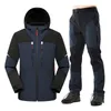 soft Shell Sports Sets Mens Winter Fleece Multiple Pockets Hooded Jackets Cargo Pants Outdoor Warm Waterproof Fishing Suits Male L9gf#