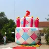 Bolo de aniversário inflável gigante alto de 5m 16,4 pés com soprador para bolo de balão inflável de parque de aniversário ou decoração publicitária