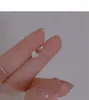 Boucles d'oreilles Mini cœur en cristaux esthétiques, bijoux simples pour femmes modernes, tendance coréenne de luxe, 2024