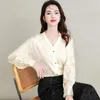 Kvinnors blusar orientaliska estetik kvinnor Silk Jacquard Shirts Low-Key Landscape Mönster V-Neck Batwing Seeve Tops Chic Shirt for Ladies