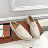 Yaz Yürüyüşü Takım Loafers Kadınlar Düz Chaussures Femmes Moccasins Erkekler Düz Ayakkabı Tembel Sürüş Spor ayakkabıları tasarımcı Tasarladı Metal Kilit Slip-On Tembel Loafers