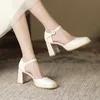 Sandalo estivo alla moda da donna punta quadrata piattaforma impermeabile Mary Jane tacchi alti stile una linea con sandali con tacco spesso cavo 240228