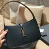 Le 5 a 7 Mens Zipper Weeker Moda Axilas Bolsa De Ombro Mulheres Bolsa De Couro Genuíno Suave City Clutch Tote Bags Senhora Luxo Simples Cleo Strip Metal Bolsa Bolsas