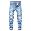 Jeans da uomo Pantaloni in denim ultra sottili per uomo Pantaloni nostalgici jeans di marca strappati moda uomo dritto mendicante hip-hop foro da uomo azzurro J240328