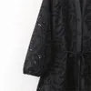 2023 여성 고품질 패션 롱 슬리브 vneck 느슨한 작은 검은 드레스 중공 자수 자수 미디 드레스 240325