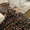 Fleece-Sofadecke mit Leopardenmuster, halbe Seiten, weiche, elastische Strickdecken zum Überwerfen, Wärme, Schal am Ende des Bettes 240326