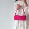 Bolsas de noche Versión coreana Versátil Bolso de axila de mujer Textura de gama alta Diseño de nicho Color caramelo Hombro de nylon