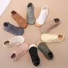 Canvas baby barn skor som kör svart grå färg spädbarn pojkar flickor småbarn sneakers barn skor fotskydd casual skor s4xt#