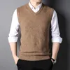 Toppklass Ny Autum Winter Fi Brand Designer V Neck Sweater Vest Knit Men Pullover Korean ärm Casual Men's Clothing R0GW#