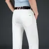 2022 Toutes les couleurs blanches Pantalons en denim élastiques classiques Pantalons de marque pour hommes Nouveaux hommes Coupe droite Pure Jeans Fi Casual D3MJ #