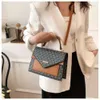 Geschäfte Export-Designer-Umhängetaschen Neue Tasche für Frauen in 2024 modischen und trendigen High-End-vielseitigen One Crossbody Small Square