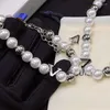 Kvinnor Pearl Chain Designer Armband Högkvalitativt Bangle Brand smycken Vintage Silverpläterad Charm Girl Elegant Design for Party