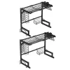 シンクの皿乾燥ラックスプーンポットホルダーキッチンシェルフスタンドストレージオーガナイザー棚付き皿ホルダーと皿の上のラック