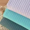 Tissu gaufré 100% coton teint en fil, 3 couleurs, pour coudre des vêtements de nuit, des peignoirs, des taies d'oreiller et des coussins pour bébés et enfants