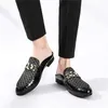 Тапочки Летние дышащие мужские модные сандалии Домашняя обувь на плоской подошве Повседневная уличная кожаная обувь