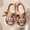 Chinelos 2024 mulheres verão quatro estações indoor casa sandálias bonito dos desenhos animados leite vaca casa sapatos engraçados
